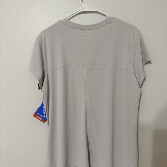 Columbia Women's Light Gray Short Sleeve Tee - Picture 2 of 4